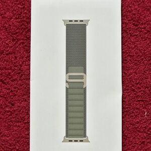 Apple Watch Ultra 49mm Green Alpine Loop S Band